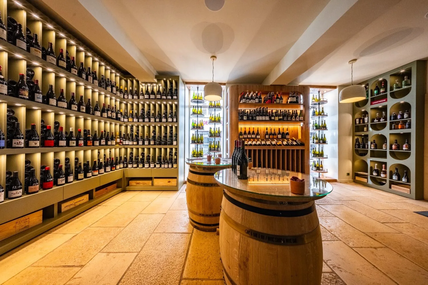Beaune のワインショップ - La Cave de l'Arche